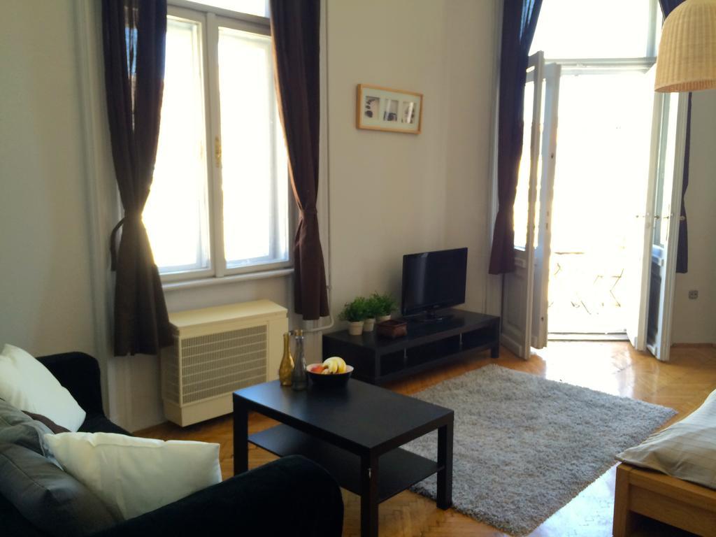 Budget Apartment By Hi5 - Oktober 6 Str 4 Budapest Exterior photo