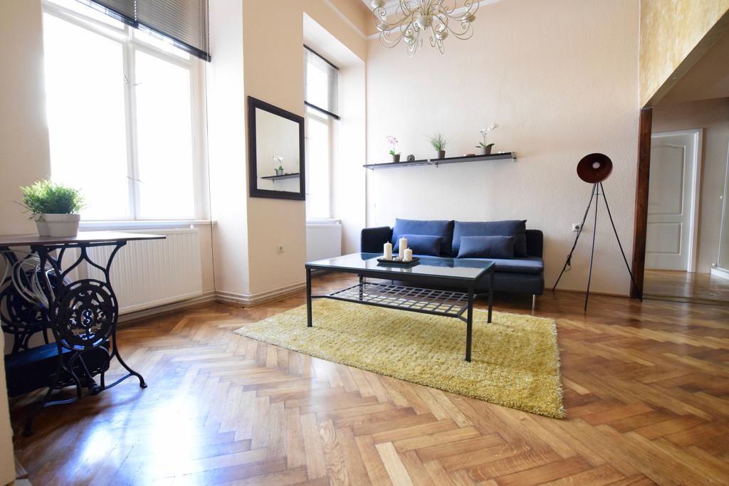 Budget Apartment By Hi5 - Oktober 6 Str 4 Budapest Exterior photo